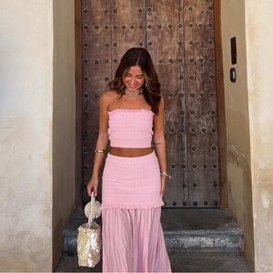 Spring 🌺 NWT ZARA  collection knit top size S 
🚨 My prices are firm, no discount